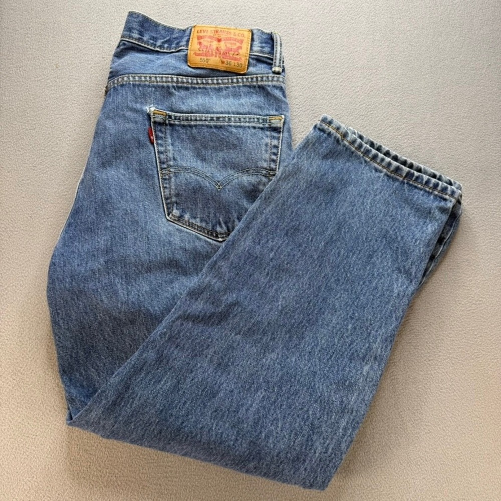 Levis 550 Relaxed‎ Fit Jeans Mens 36x30 (FITS 36/28) Tapered Leg Denim Casual